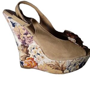 Madeline Stuart floral wedge espadrille heels 8 1/2